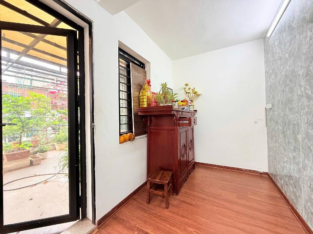 Bán nhà Hoàng Văn Thái - diện tích 64m2 4 tầng - ô tô 20m - giá 13,5 tỷ