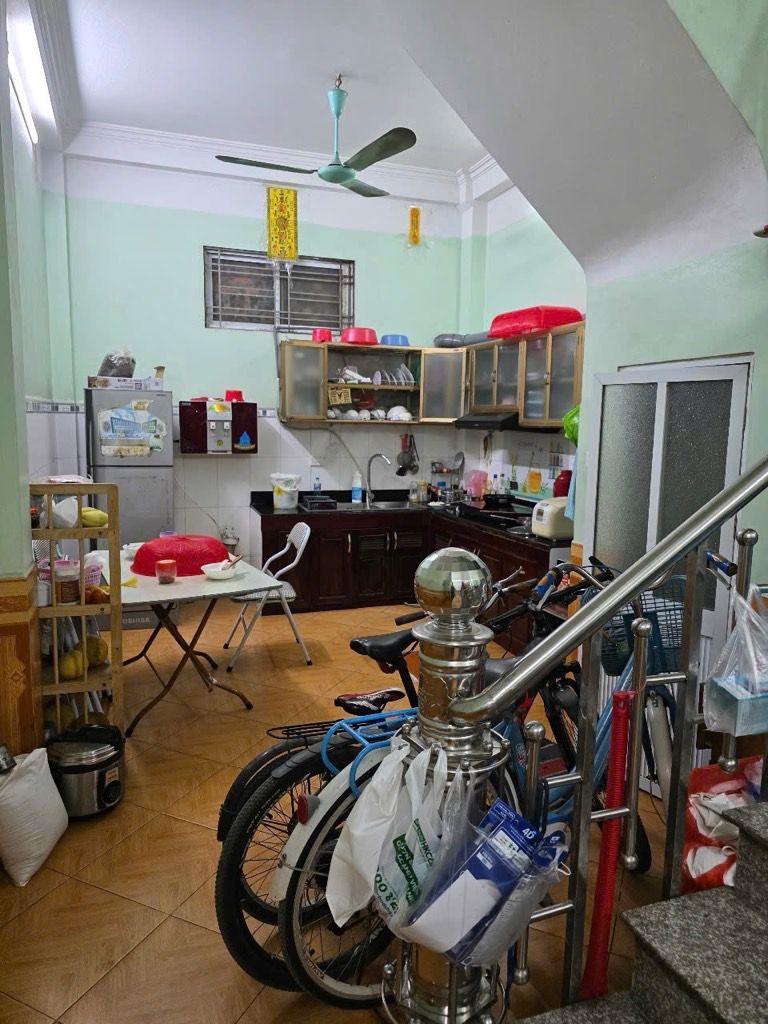 Bán nhà Nguyễn Khoái - diện tích 36m2 4 tầng - ô tô đỗ cửa - giá 6,7 tỷ