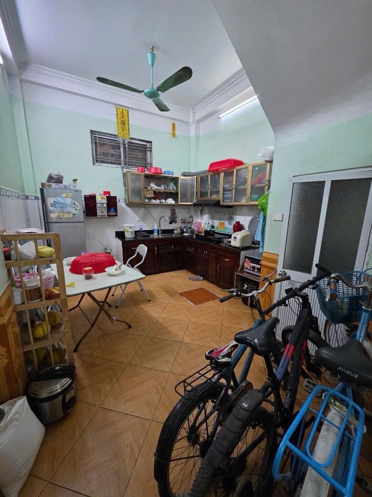 Bán nhà Nguyễn Khoái - diện tích 36m2 4 tầng - ô tô đỗ cửa - giá 6,7 tỷ