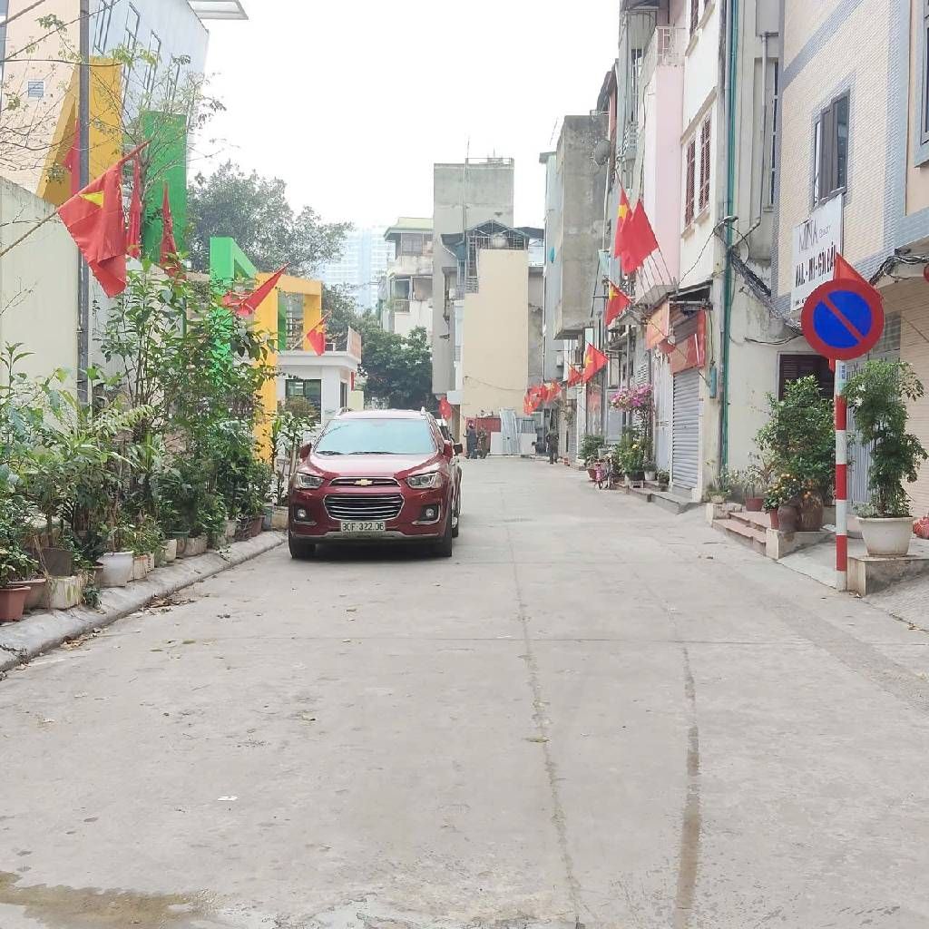 Bán nhà Minh Khai - diện tích 70m2 2 tầng - Ô tô tránh - giá 12,3 tỷ