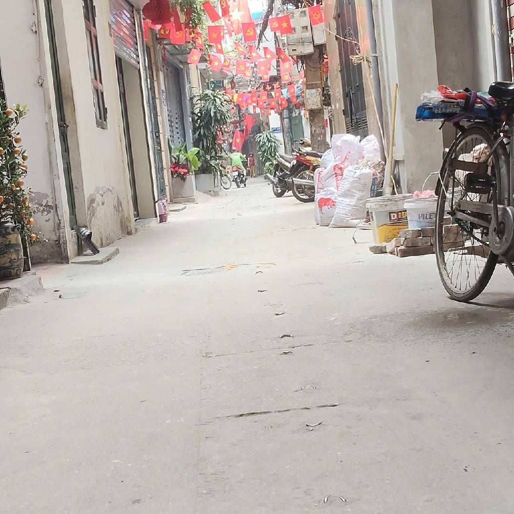 Bán nhà Minh Khai - diện tích 70m2 2 tầng - Ô tô tránh - giá 12,3 tỷ