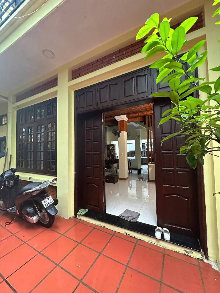 Bán nhà Lương Thế Vinh - diện tích 76m2 3 tầng - Ô tô đỗ cửa - giá 21 tỷ