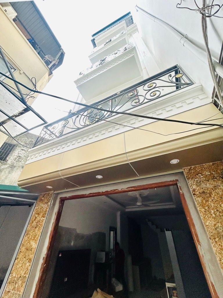 Bán nhà Nguyễn Khoái - diện tích 45m2 5 tầng - gần ô tô - giá 6,85 tỷ