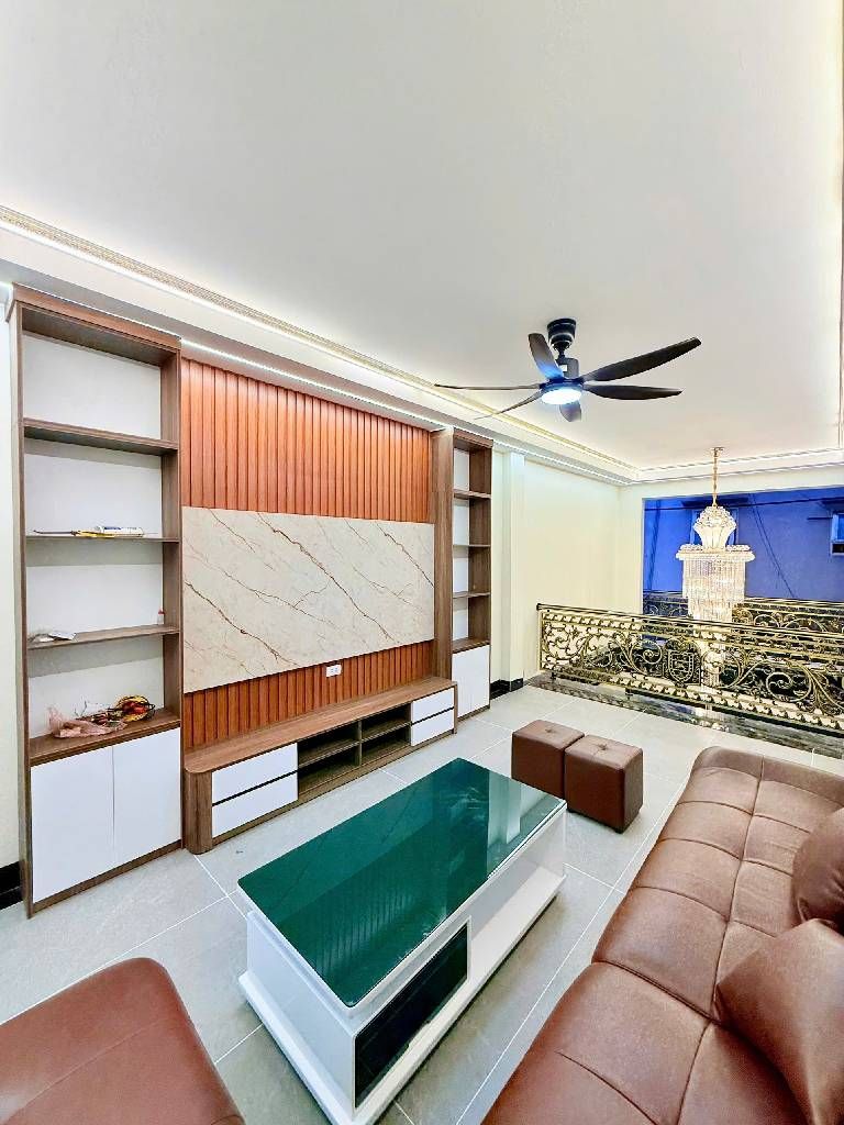 Bán nhà Đường Láng - diện tích 45.2m2 7 tầng - Ô TÔ VÀO NHÀ - giá 19,5 tỷ