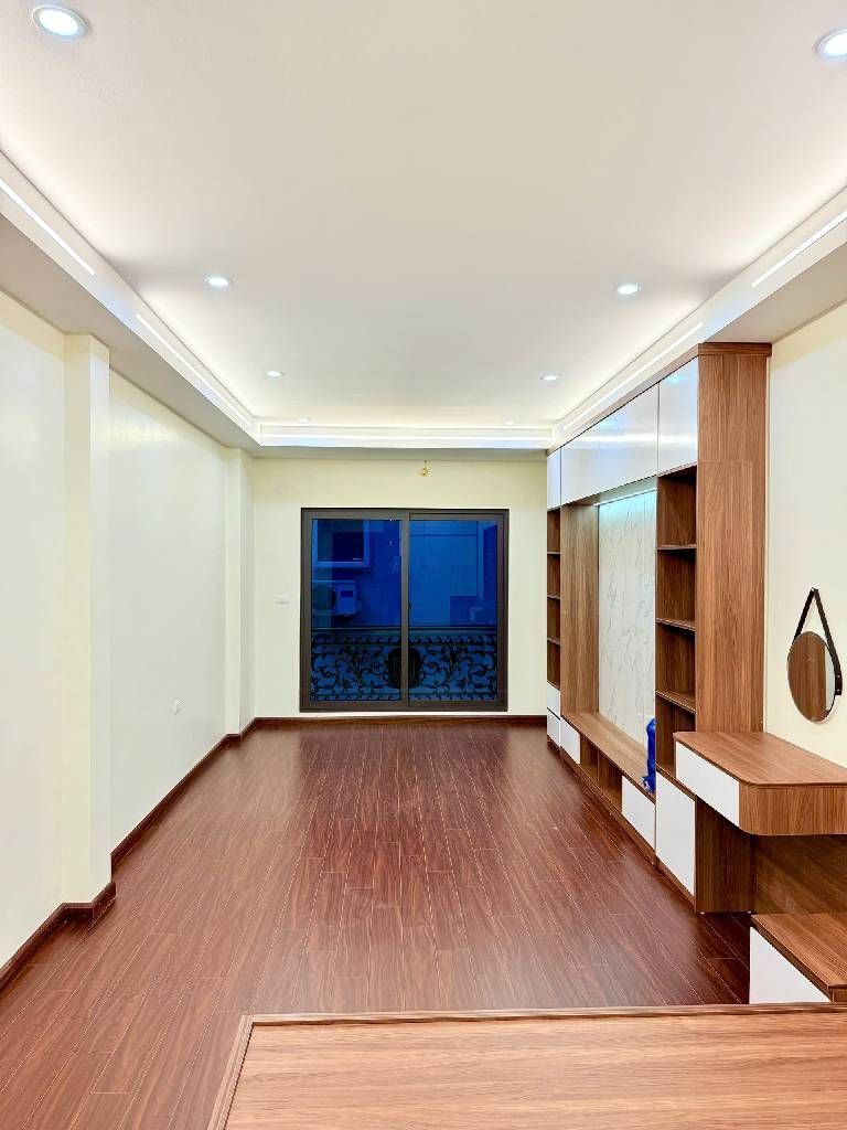 Bán nhà Đường Láng - diện tích 45.2m2 7 tầng - Ô TÔ VÀO NHÀ - giá 19,5 tỷ