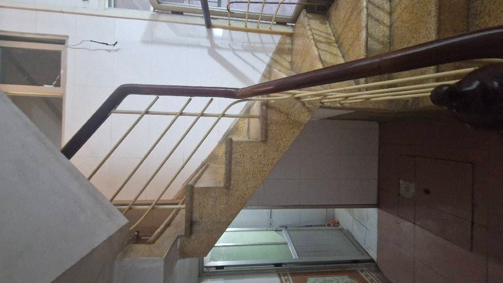 Bán nhà Giải Phóng - diện tích 34,4m2 3 tầng - ô tô tránh - giá 7,95 tỷ