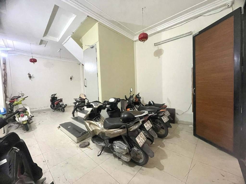 Bán nhà ngõ Hoàng An A - diện tích 40m2 6 tầng - Gần phố, dòng tiền 50tr/tháng - giá 10,8 tỷ