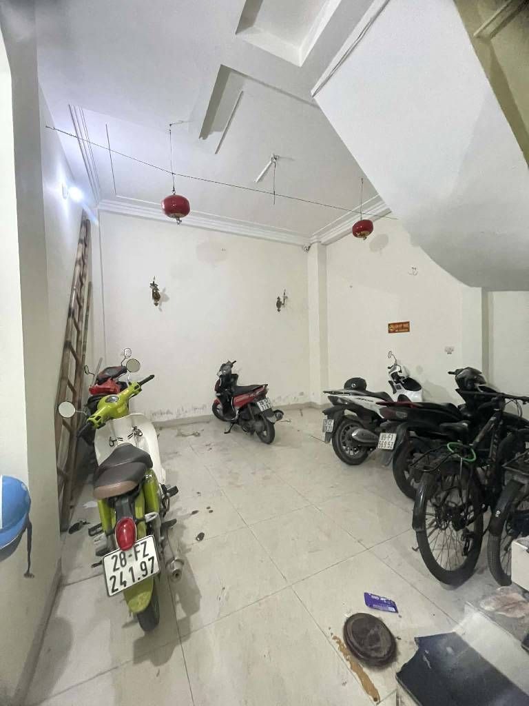 Bán nhà ngõ Hoàng An A - diện tích 40m2 6 tầng - Gần phố, dòng tiền 50tr/tháng - giá 10,8 tỷ