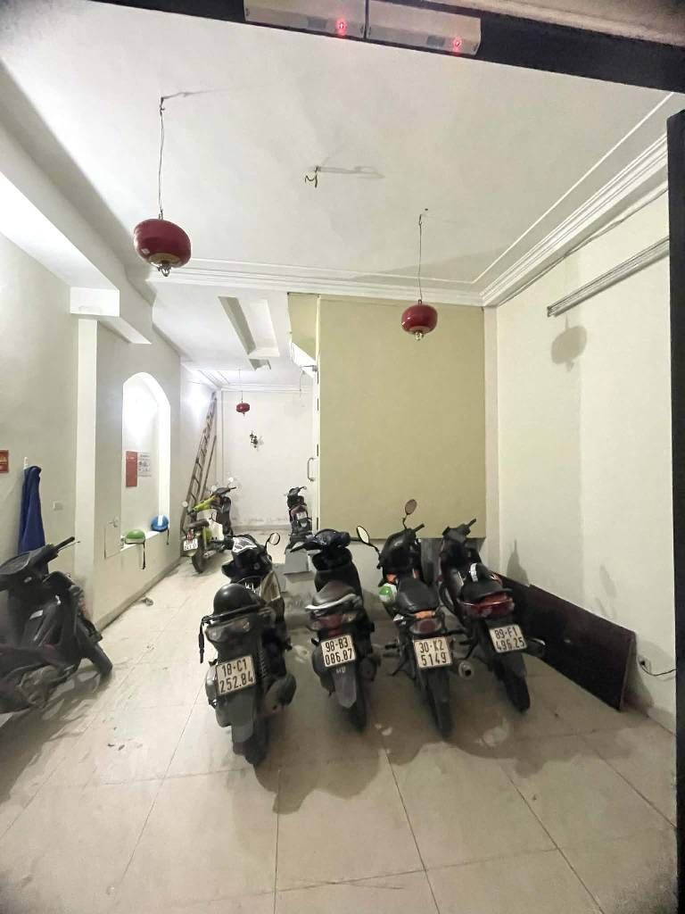 Bán nhà ngõ Hoàng An A - diện tích 40m2 6 tầng - Gần phố, dòng tiền 50tr/tháng - giá 10,8 tỷ