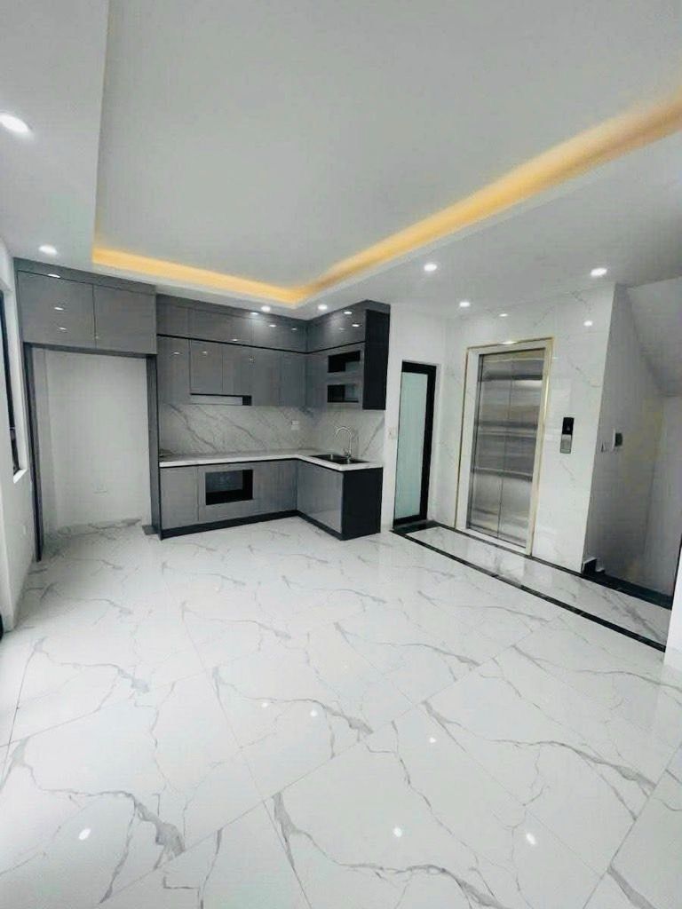 Bán nhà Nguyễn Lương Bằng - diện tích 30m2 6 tầng - gần ô tô - giá 10 tỷ