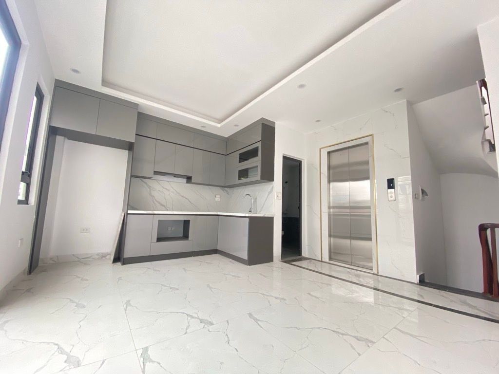 Bán nhà Nguyễn Lương Bằng - diện tích 30m2 6 tầng - gần ô tô - giá 10 tỷ