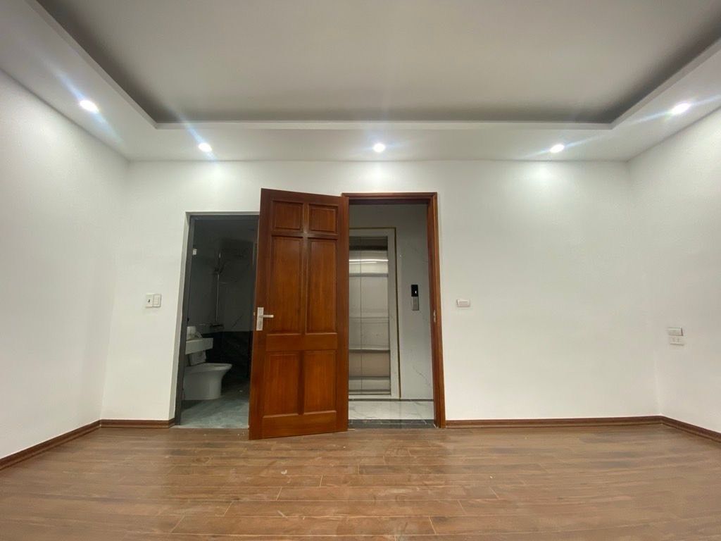 Bán nhà Nguyễn Lương Bằng - diện tích 30m2 6 tầng - gần ô tô - giá 10 tỷ