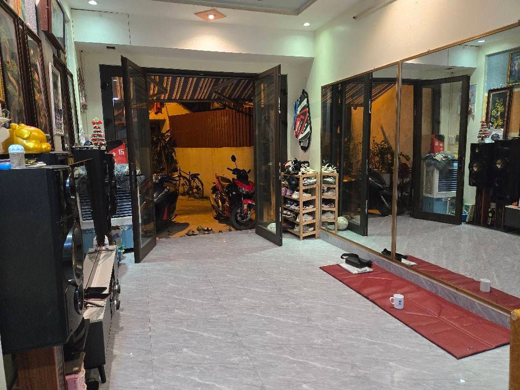 Bán nhà Định Công Thượng - diện tích 37m2 4 tầng - Ô tô đỗ tận cửa - giá 10,8 tỷ