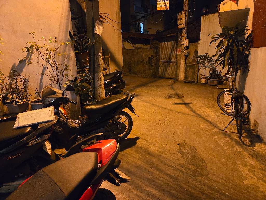 Bán nhà Định Công Thượng - diện tích 37m2 4 tầng - Ô tô đỗ tận cửa - giá 10,8 tỷ