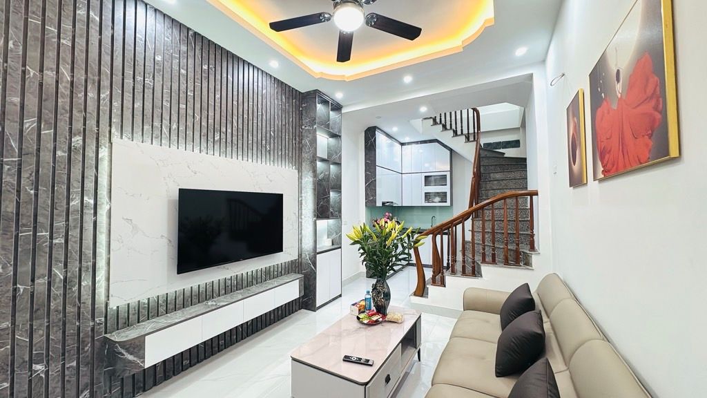 Bán nhà Giáp Nhị - diện tích 30,3m2 5 tầng - Nhà đẹp hiếm có - giá 7,9 tỷ