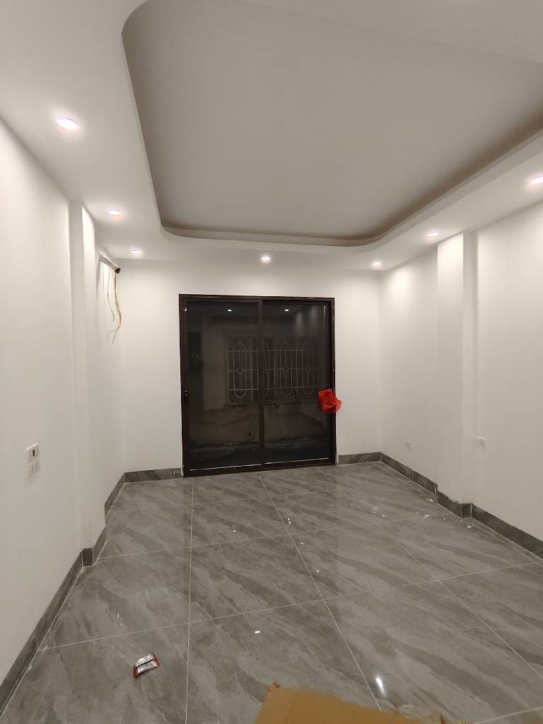 Bán nhà Tân Mai - diện tích 44.3m2 4 tầng - Ô tô đỗ sát cửa - giá 14 tỷ