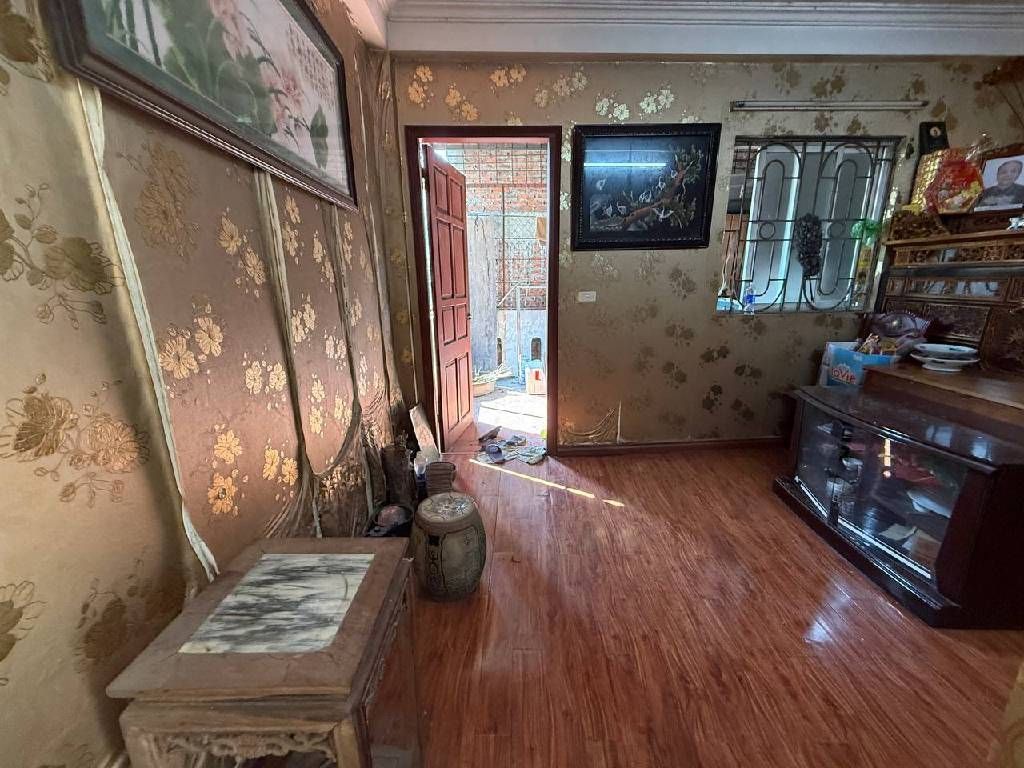 Bán nhà Bạch Mai - diện tích 41.2m2 3 tầng - Ô chờ thang máy - giá 6 tỷ