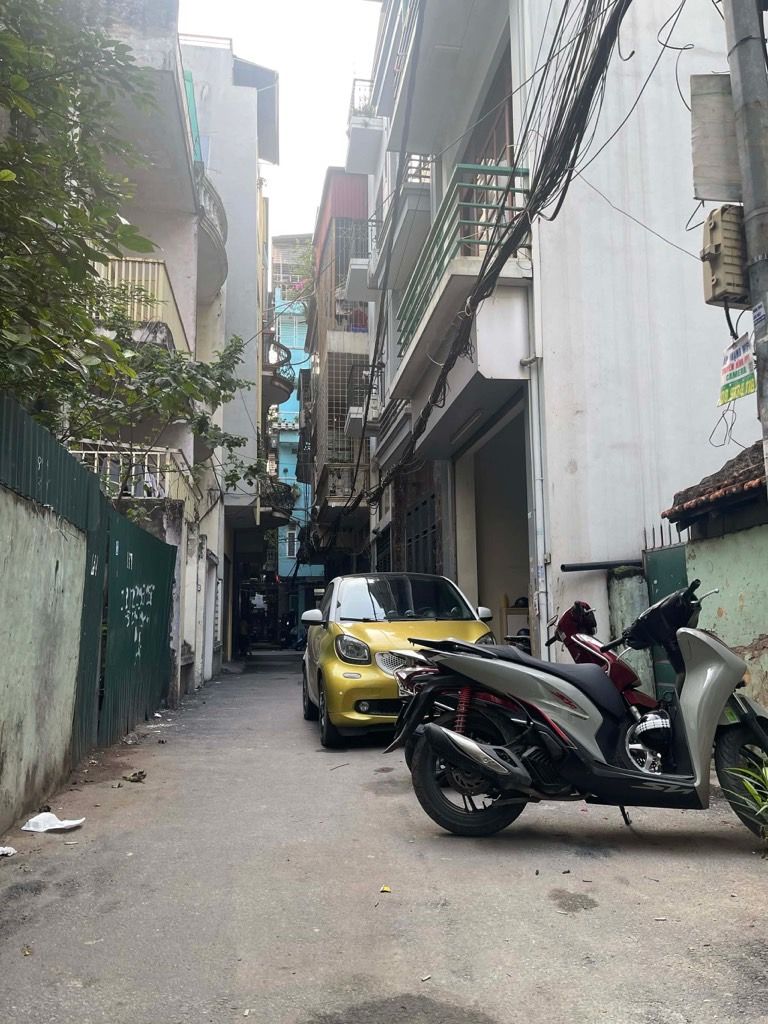 Bán nhà Hồng Mai - diện tích 29m2 7 tầng - Ô TÔ NGỦ TRONG NHÀ - giá 15,5 tỷ