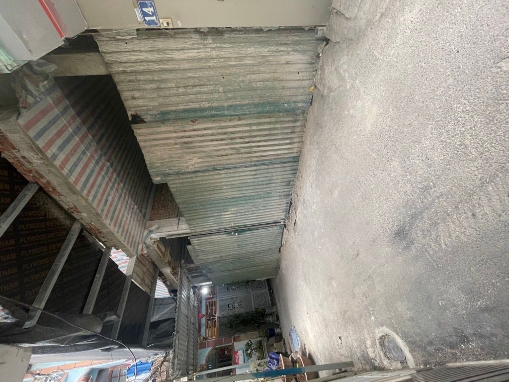 Bán nhà Hồng Mai - diện tích 29m2 7 tầng - Ô TÔ NGỦ TRONG NHÀ - giá 15,5 tỷ