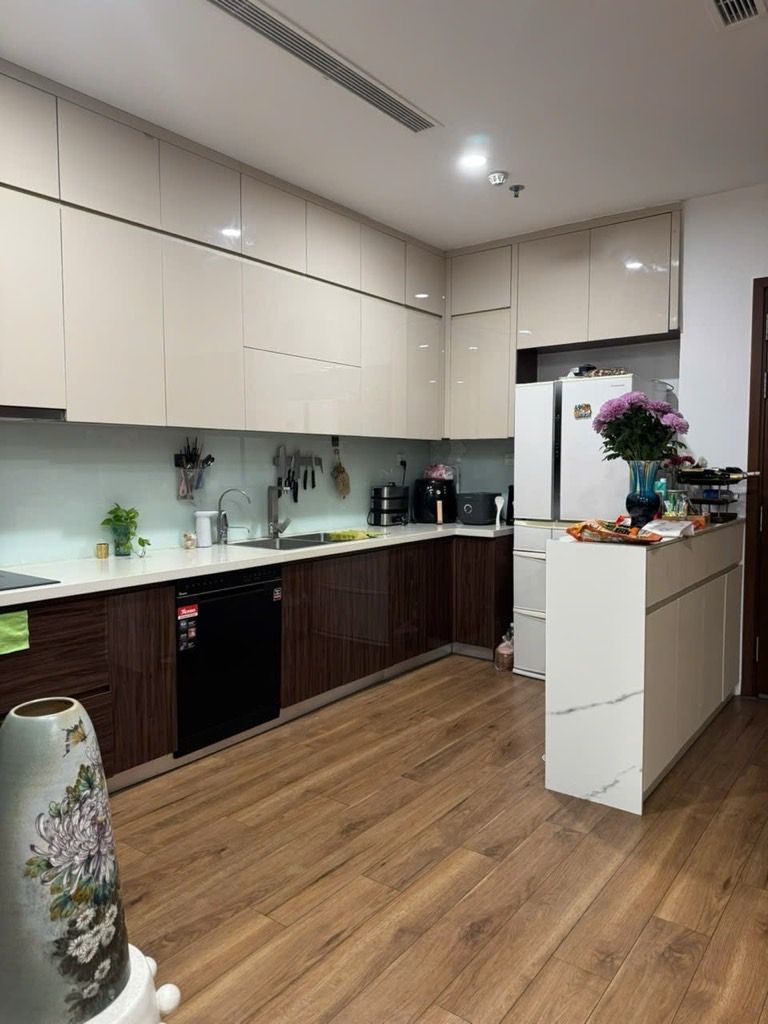 Bán nhà Minh Khai - diện tích 107m2 1 tầng - Căn hộ cao cấp - giá 15,8 tỷ