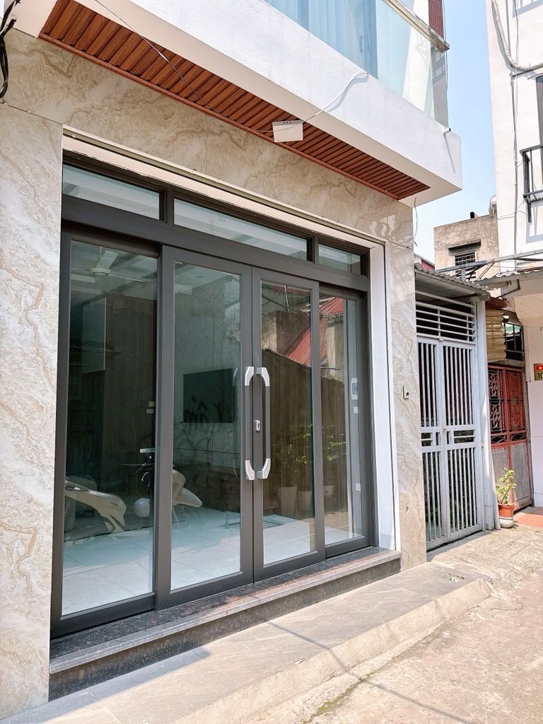 Bán nhà Hoa Lâm | 9,9 tỷ | 30m2 | 5 tầng | Nhà mới, Nội thất đẹp, Ngõ rộng, Gần phố ôtô