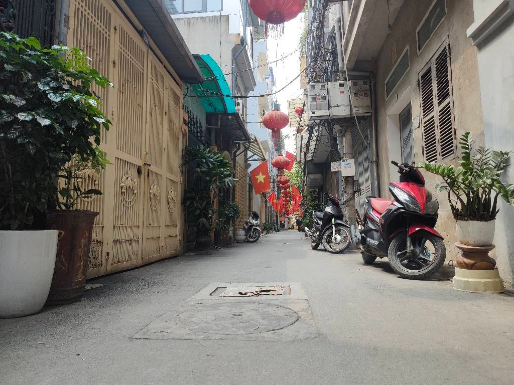 Bán nhà Nguyễn Văn Trỗi - diện tích 81.5m2 5 tầng - Ô tô đỗ cửa - giá 16,2 tỷ