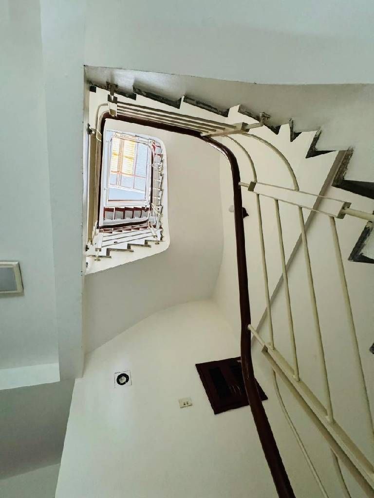 Bán nhà Nguyễn Văn Trỗi - diện tích 81.5m2 5 tầng - Ô tô đỗ cửa - giá 16,2 tỷ