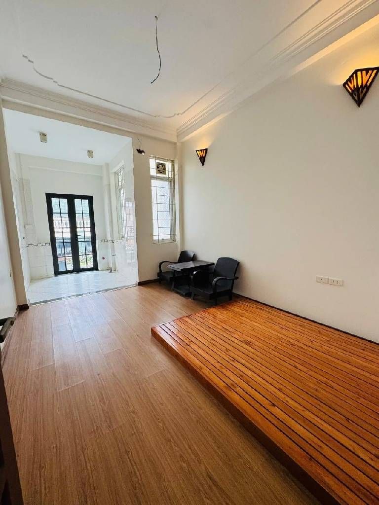 Bán nhà Nguyễn Văn Trỗi - diện tích 81.5m2 5 tầng - Ô tô đỗ cửa - giá 16,2 tỷ