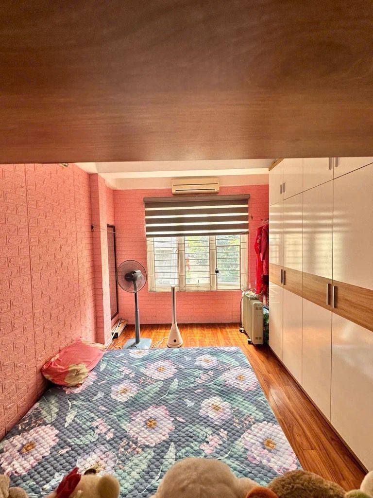 Bán nhà Nguyễn Chí Thanh - diện tích 40.5m2 3 tầng - Căn góc 2 thoáng - giá 6,05 tỷ