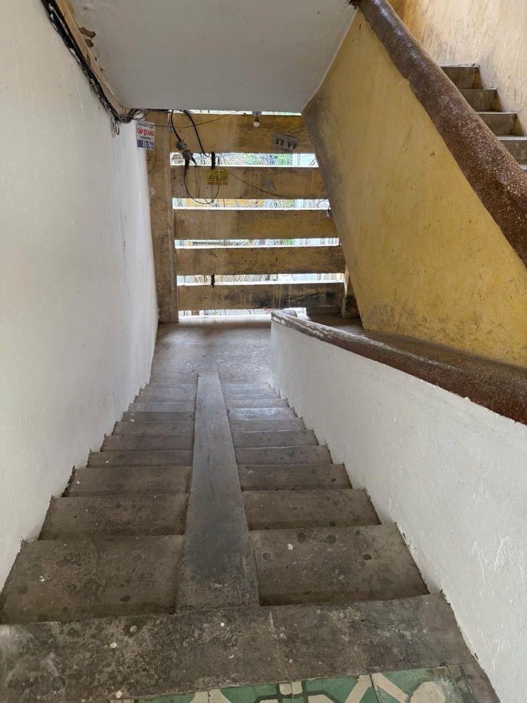 Bán nhà Nguyễn Chí Thanh - diện tích 40.5m2 3 tầng - Căn góc 2 thoáng - giá 6,05 tỷ