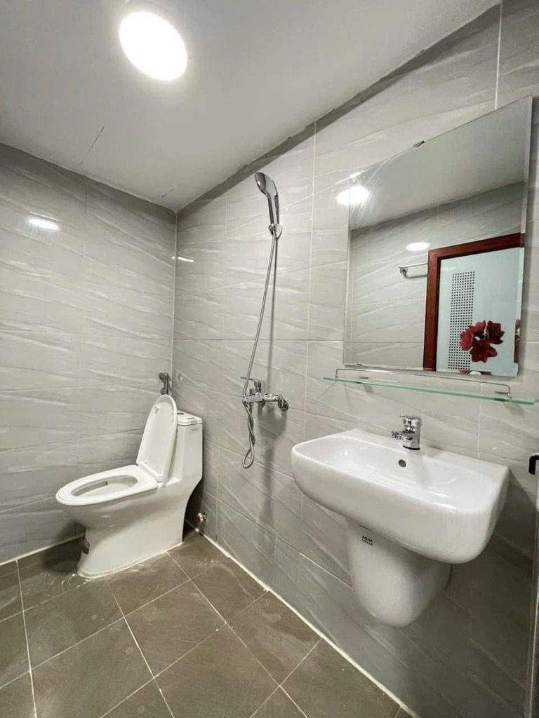 Bán nhà Kim Giang - diện tích 41,3m2 5 tầng - gần ô tô - giá 10,5 tỷ