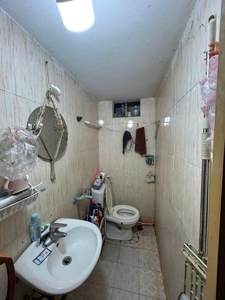 Bán nhà Định Công Thượng - diện tích 42m2 3 tầng - Sổ đỏ vuông đẹp nở hậu - giá 9,9 tỷ