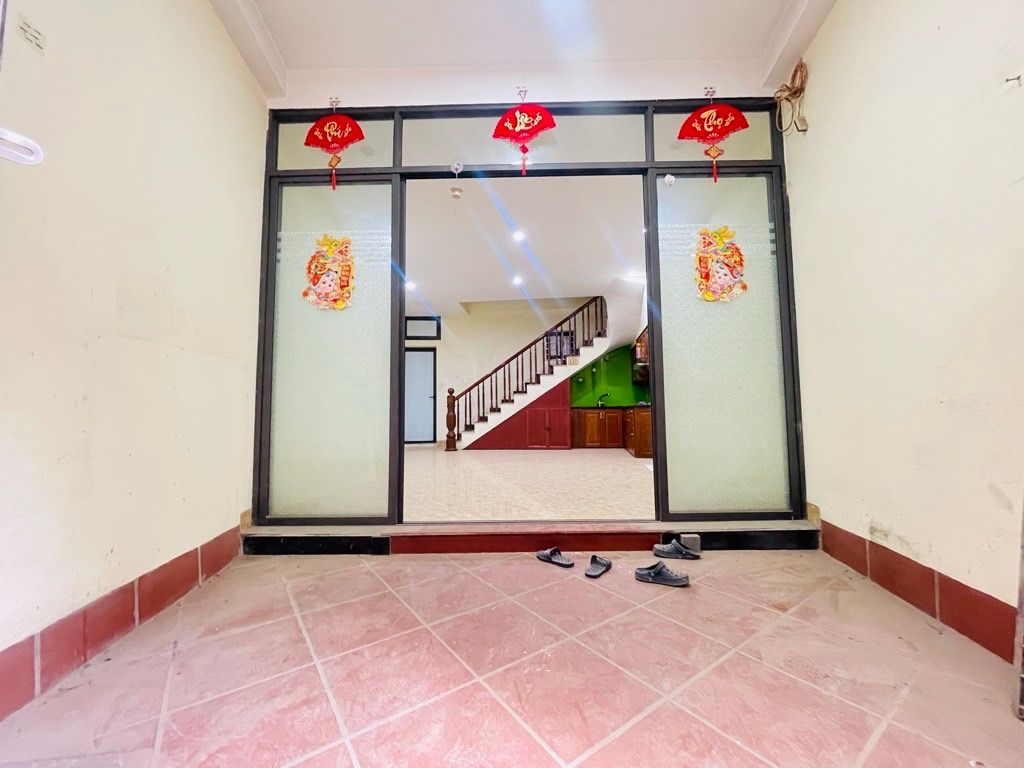 Bán nhà La Thành - diện tích 41,5m2 5 tầng - CỰC VIP ĐỐNG ĐA - NHÀ ĐẸP DÂN XÂY Ở NGAY - giá 17,5 tỷ