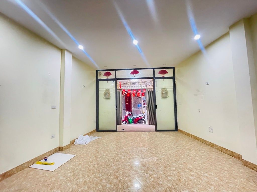 Bán nhà La Thành - diện tích 41,5m2 5 tầng - CỰC VIP ĐỐNG ĐA - NHÀ ĐẸP DÂN XÂY Ở NGAY - giá 17,5 tỷ