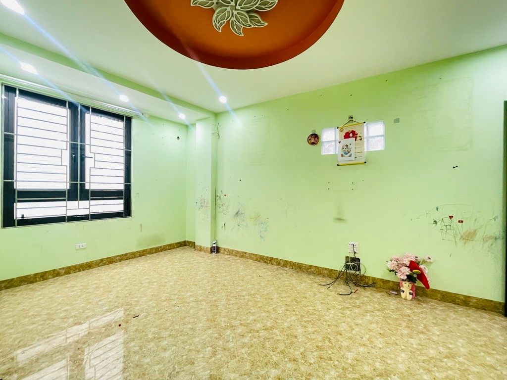 Bán nhà La Thành - diện tích 41,5m2 5 tầng - CỰC VIP ĐỐNG ĐA - NHÀ ĐẸP DÂN XÂY Ở NGAY - giá 17,5 tỷ