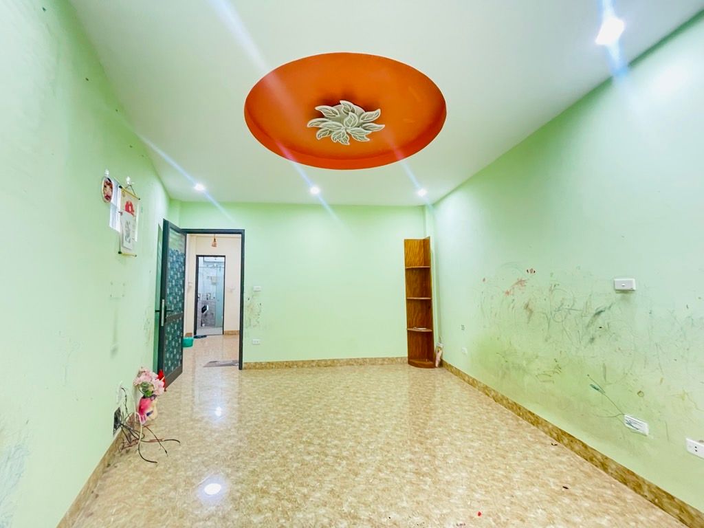 Bán nhà La Thành - diện tích 41,5m2 5 tầng - CỰC VIP ĐỐNG ĐA - NHÀ ĐẸP DÂN XÂY Ở NGAY - giá 17,5 tỷ