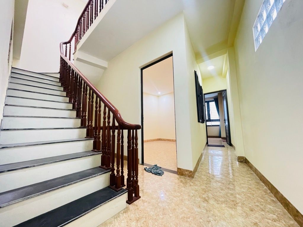 Bán nhà La Thành - diện tích 41,5m2 5 tầng - CỰC VIP ĐỐNG ĐA - NHÀ ĐẸP DÂN XÂY Ở NGAY - giá 17,5 tỷ