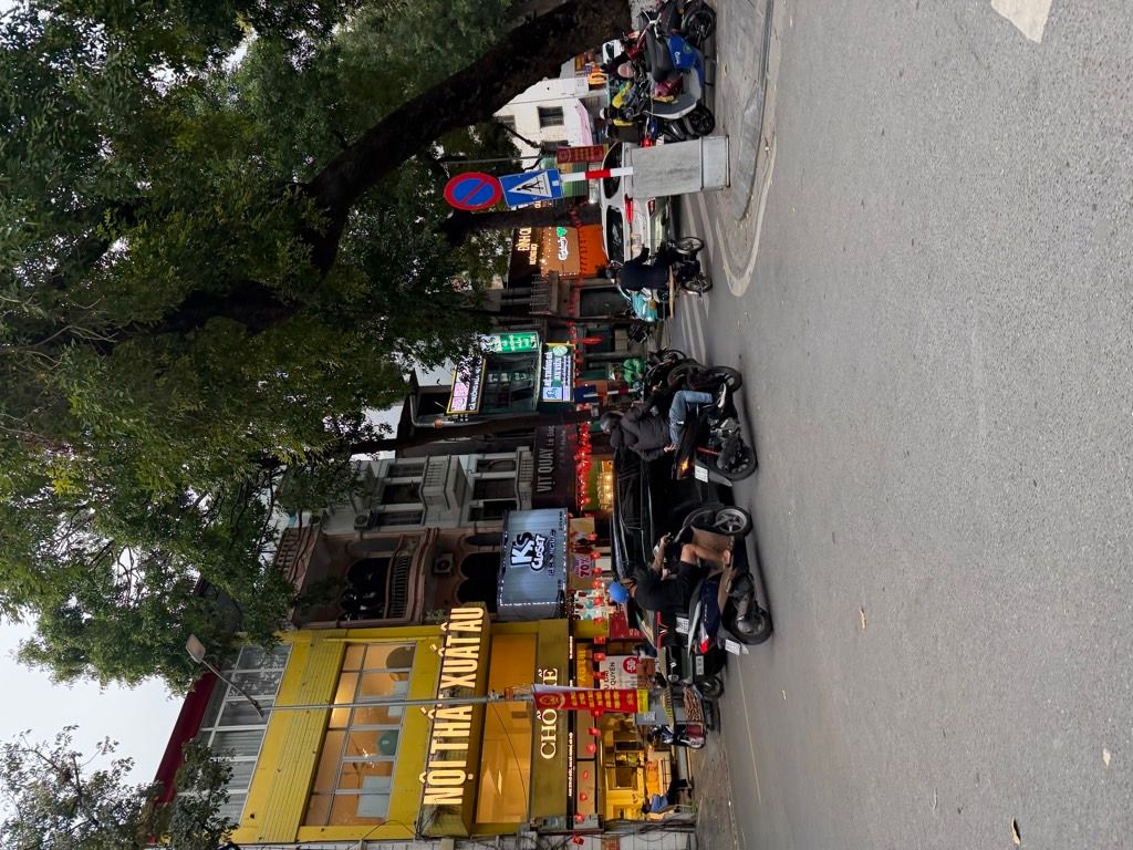 Bán nhà Cảm Hội - diện tích 48.9m2 2 tầng - cách ô tô 10 mét - giá 9,8 tỷ