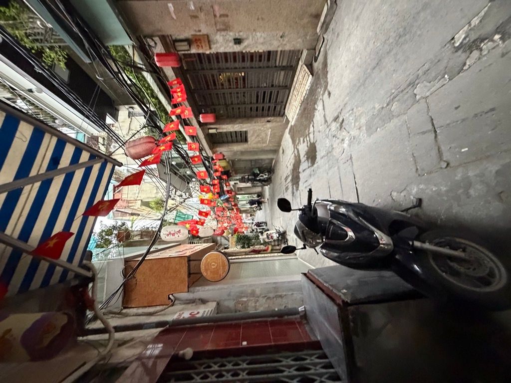 Bán nhà Cảm Hội - diện tích 48.9m2 2 tầng - cách ô tô 10 mét - giá 9,8 tỷ