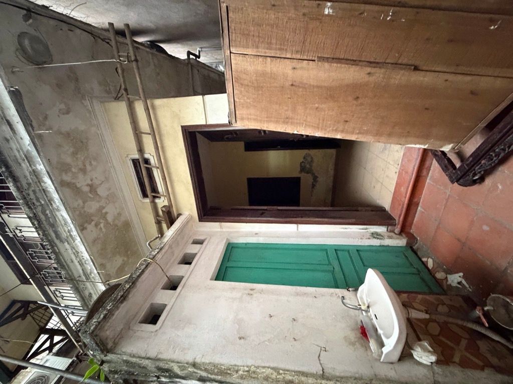 Bán nhà Cảm Hội - diện tích 48.9m2 2 tầng - cách ô tô 10 mét - giá 9,8 tỷ