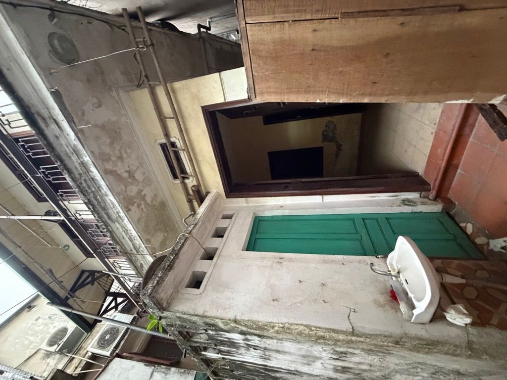 Bán nhà Cảm Hội - diện tích 48.9m2 2 tầng - cách ô tô 10 mét - giá 9,8 tỷ