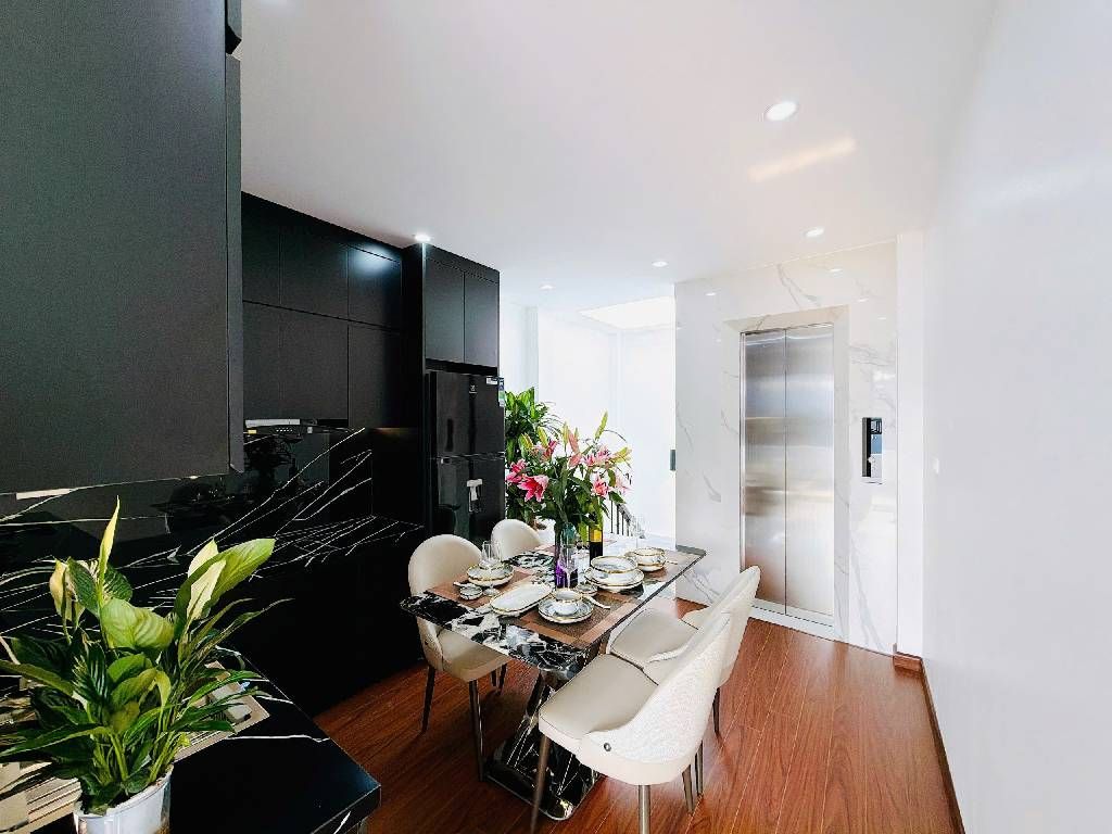 Bán nhà Khương Đình - diện tích 31m2 6 tầng - Thang máy - giá 9,8 tỷ