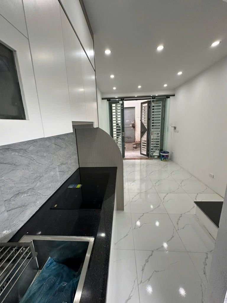 Bán nhà Lĩnh Nam - diện tích 18m2 4 tầng - Nhà đẹp full nội thất - giá 3,5 tỷ