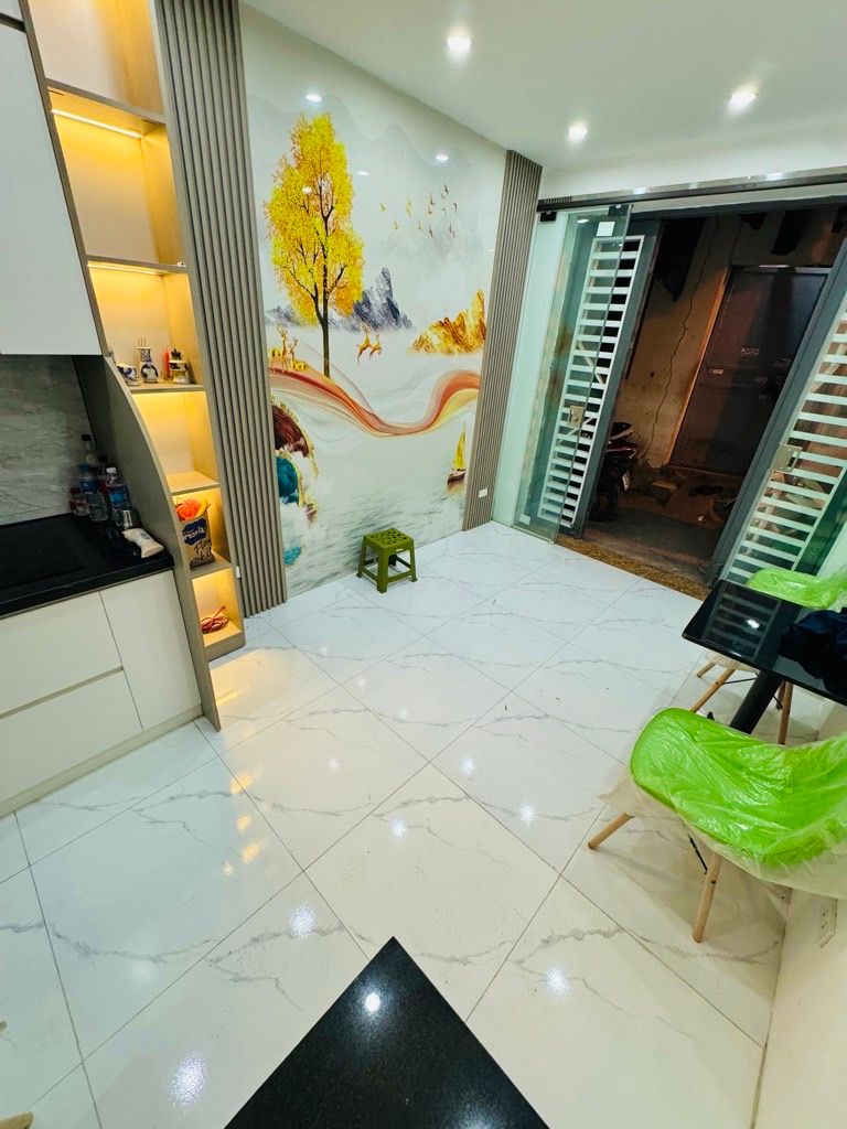 Bán nhà Lĩnh Nam - diện tích 18m2 4 tầng - Nhà đẹp full nội thất - giá 3,5 tỷ