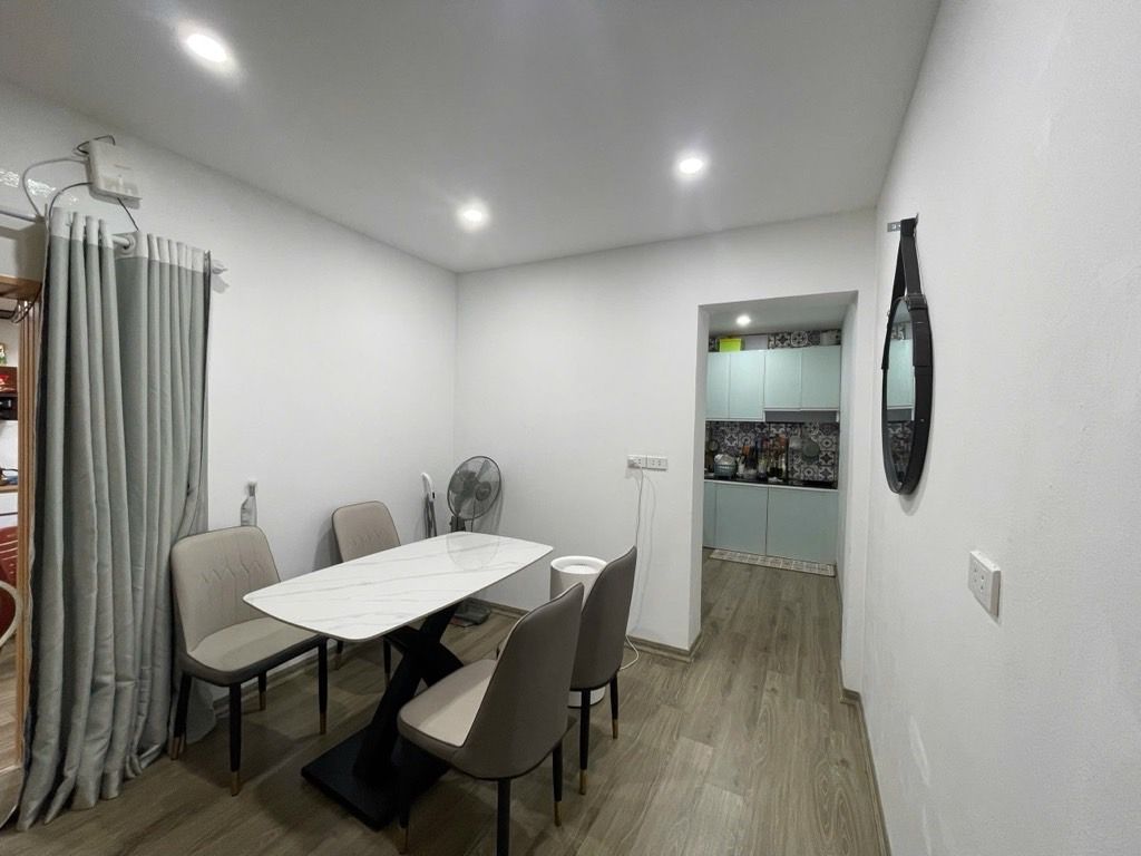 Bán nhà Bạch Mai - diện tích 22,1m2 2 tầng - ô tô tránh - giá 3,8 tỷ