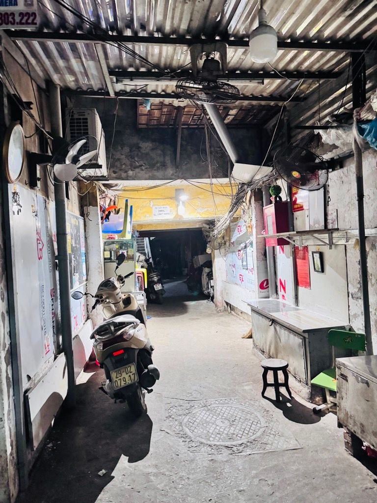 Bán nhà Bạch Mai - diện tích 22,1m2 2 tầng - ô tô tránh - giá 3,8 tỷ