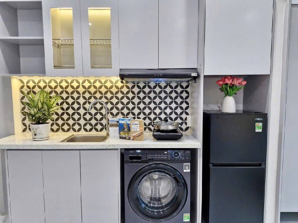 Bán nhà Tam Trinh - diện tích 38.4m2 8 tầng - Thang máy - giá 12,9 tỷ