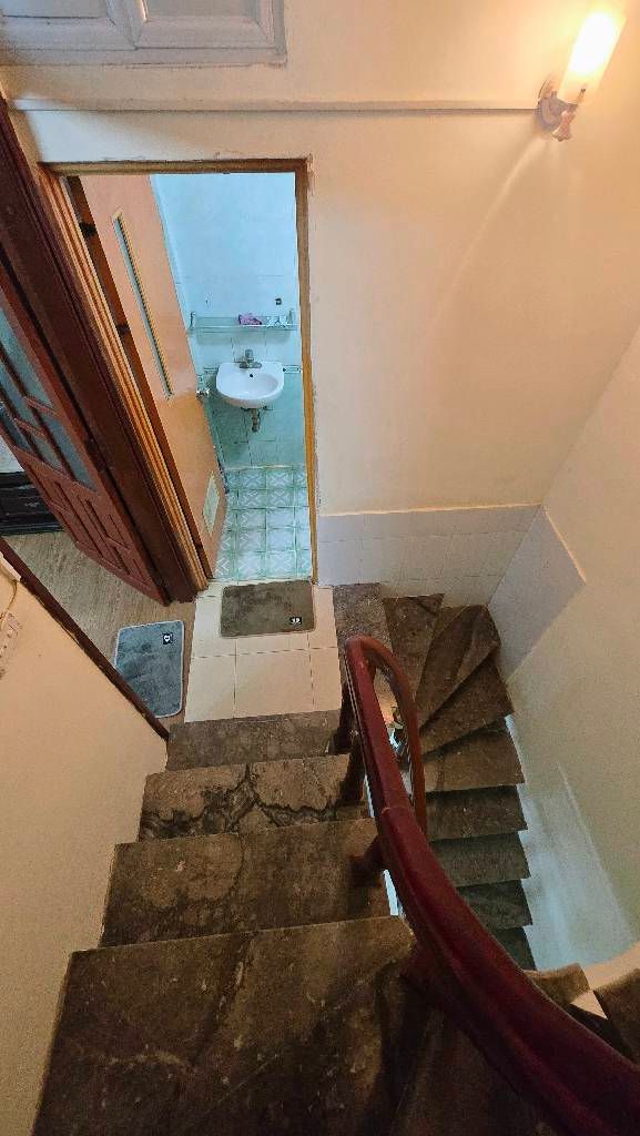 Bán nhà Nguyễn Chính - diện tích 25.3m2 4 tầng - gần ô tô - giá 6,3 tỷ