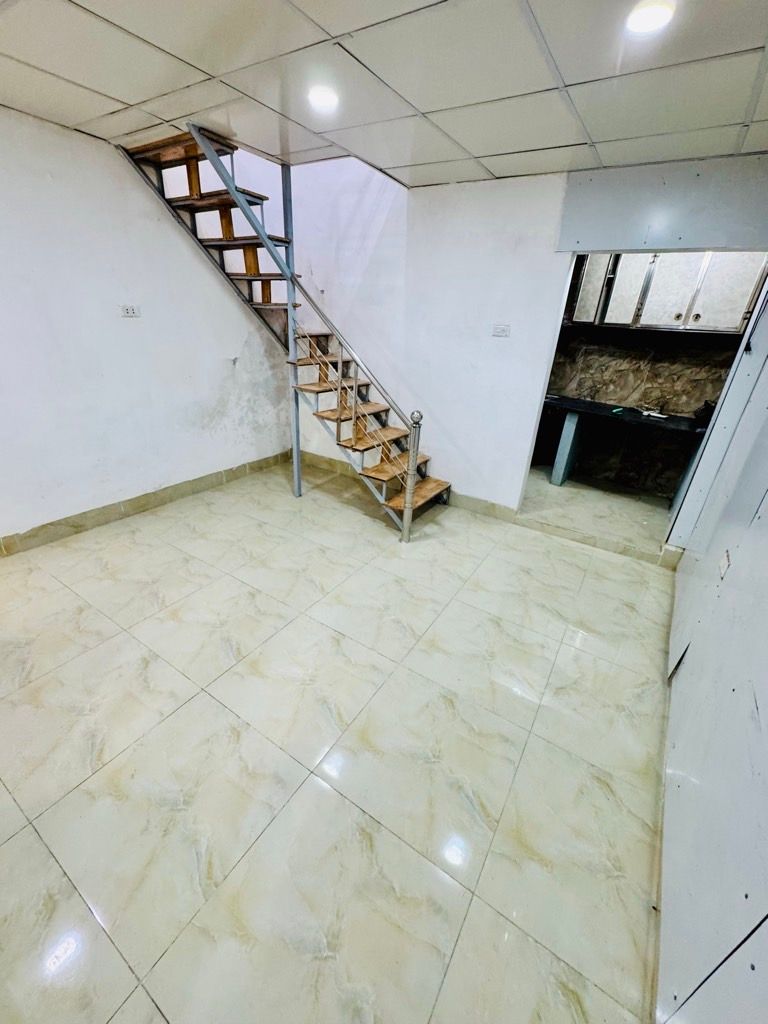 Bán nhà Lĩnh Nam - diện tích 29,5m2 2 tầng - Căn Góc Thoáng Sáng - giá 3,2 tỷ