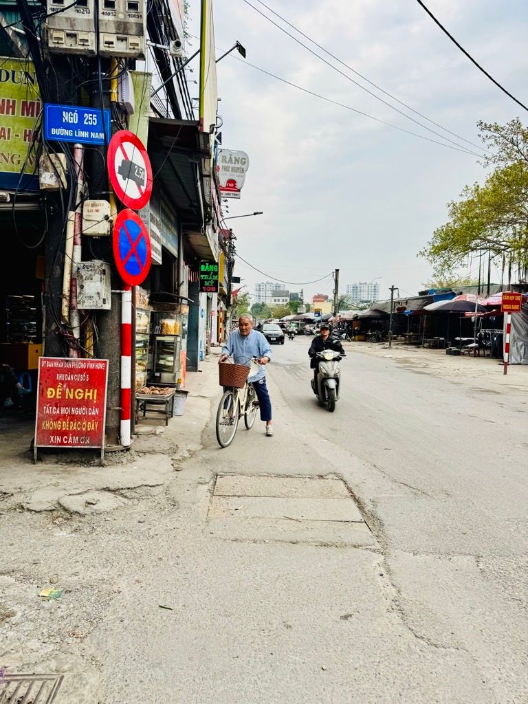 Bán nhà Lĩnh Nam - diện tích 29,5m2 2 tầng - Căn Góc Thoáng Sáng - giá 3,2 tỷ